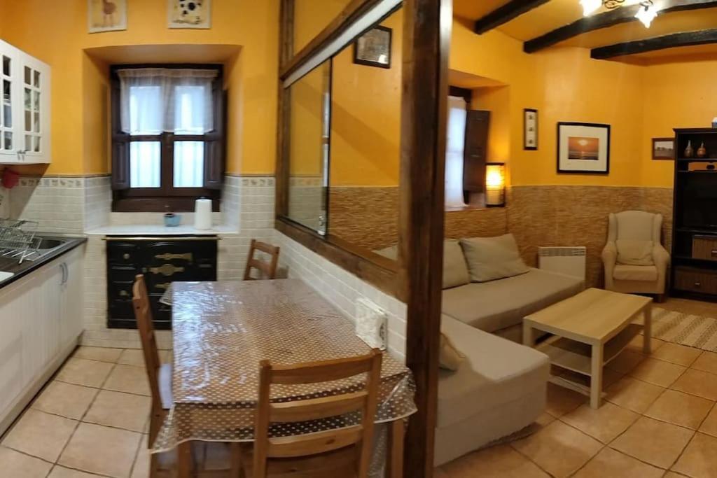 La Casina Roja - Santolaya De Cabranes Villa Arboleya Buitenkant foto